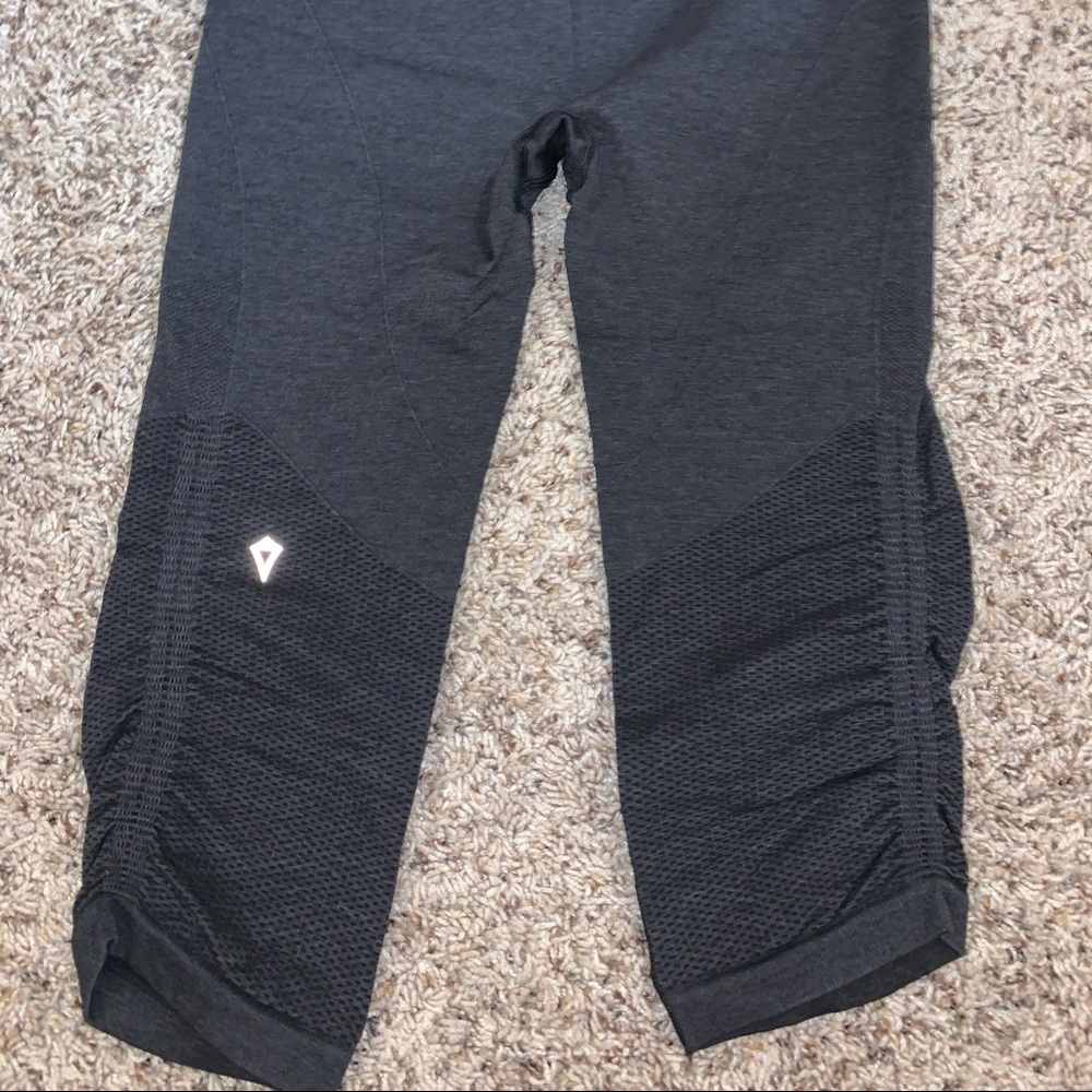 lululemon (ivviva) cropped leggings